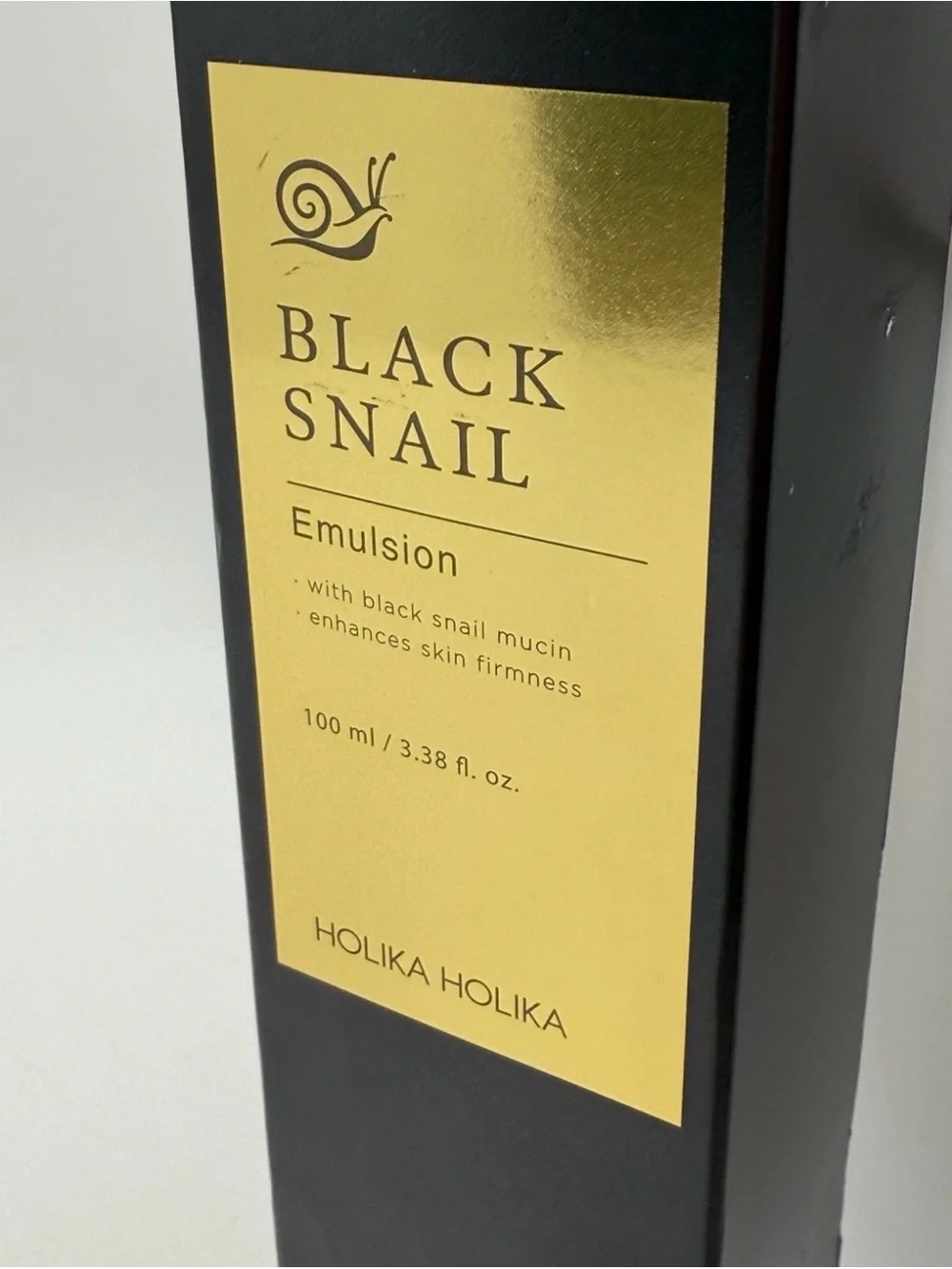 Holika Holika Black Snail Emulsion - Black & Gold - Picture 2 of 4
